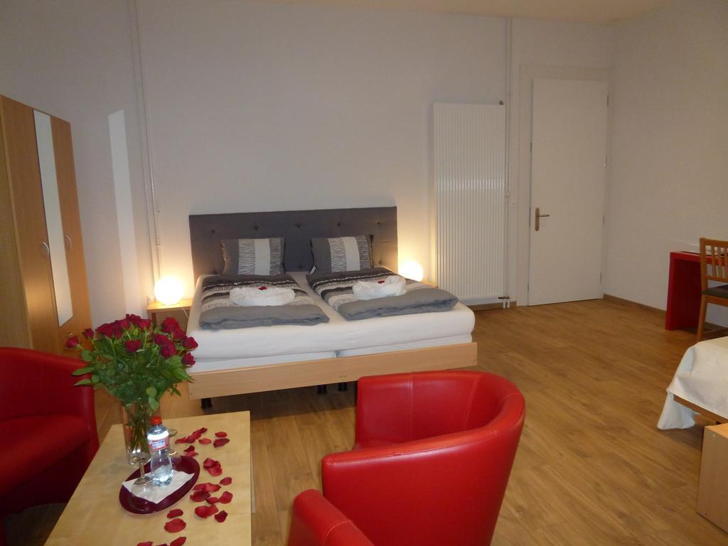 Hotel Garni Villa Carmen La Neuveville Exteriör bild